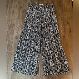 Abercrombie & Fitch wide leg pant